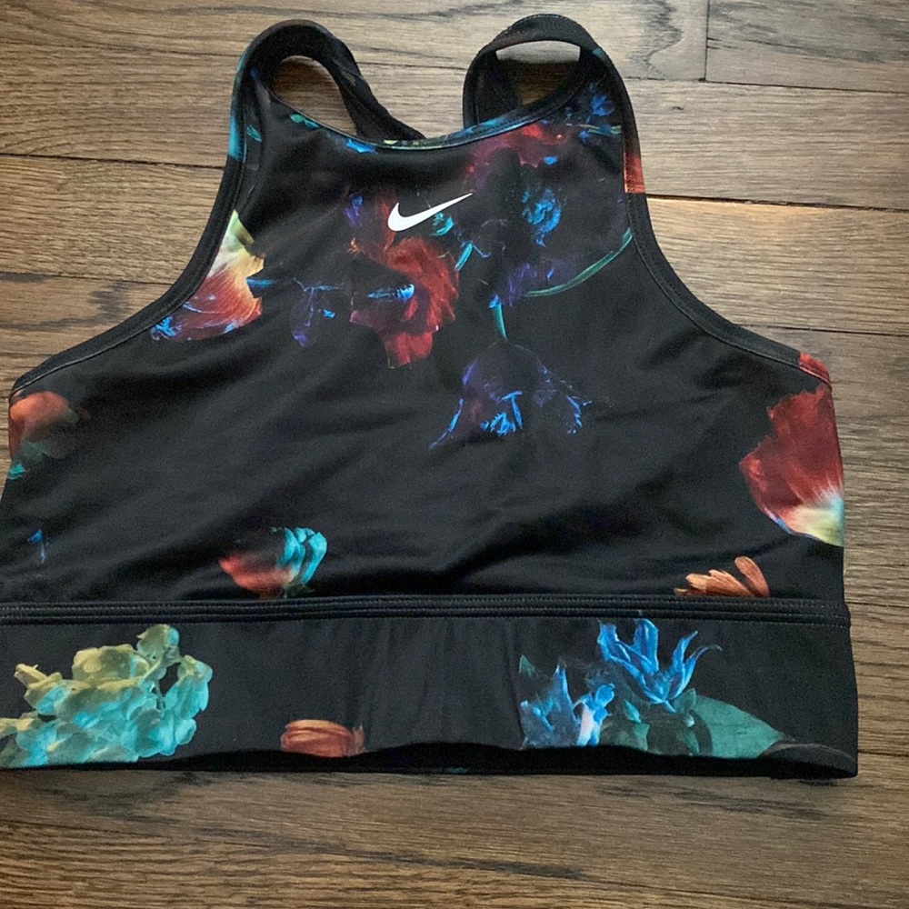 Nike Dri Fit high neck sports bra size M